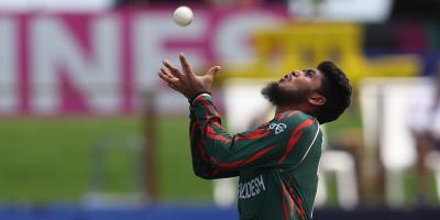 ১৪ ওভার পর ভয়ংকর রিশাদ